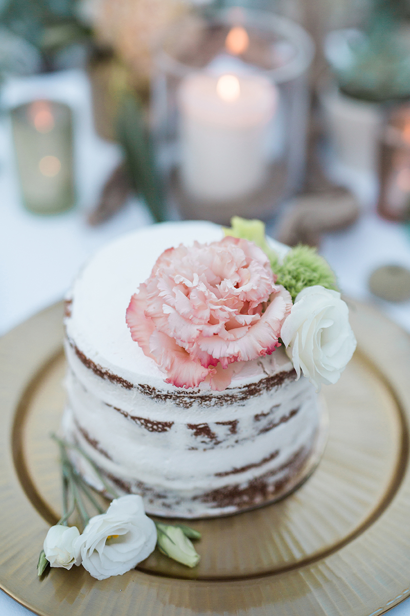 Hochzeitstorte mit Blumen